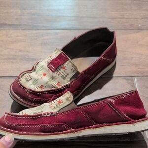 Ariat 7 Cactus And cowgirls Slip On Shoes Maroon Loafer